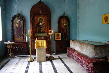 Первая гробница (саркофаг) Иоанна Златоуста в Каманах, Абхазия
